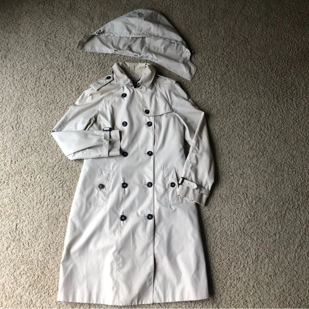 Burberry Classic Women's Double-Breasted Trench Coat - Cream. Size 10 - Picture 7 of 16